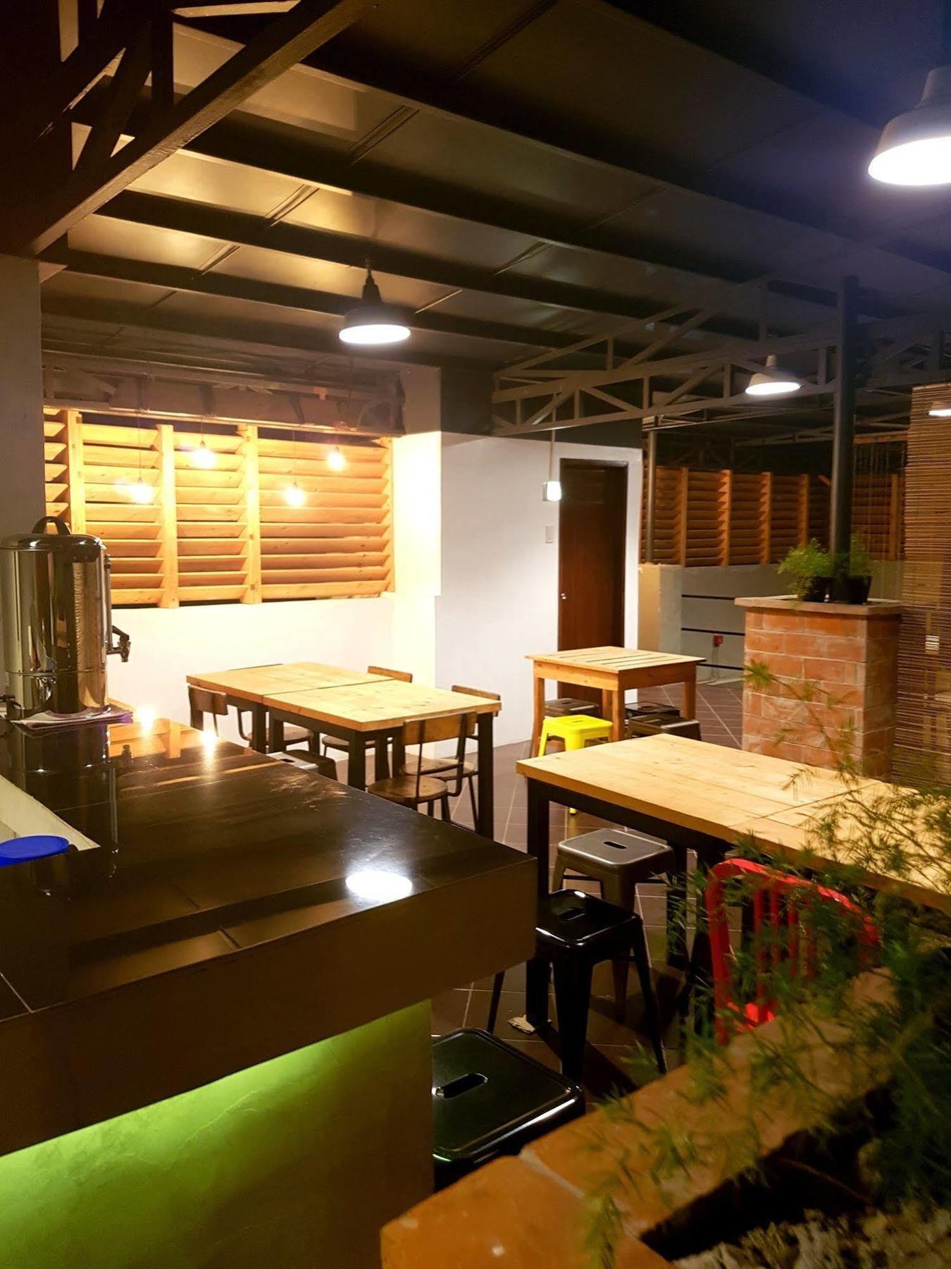 อลิเรีย เบด แอนด์ เบรคฟาสต์ Hostel ตักบีลารัน ซิตี ภายนอก รูปภาพ