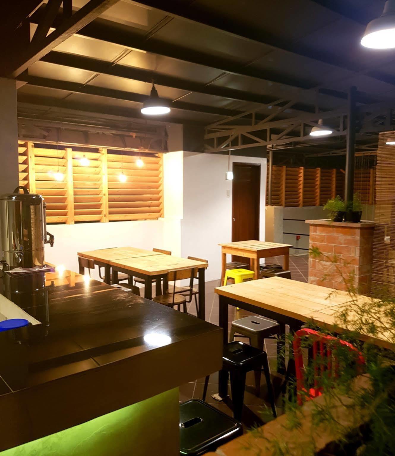 อลิเรีย เบด แอนด์ เบรคฟาสต์ Hostel ตักบีลารัน ซิตี ภายนอก รูปภาพ
